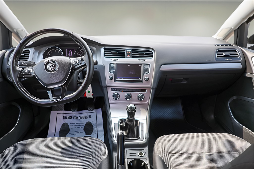 2017 Volkswagen Golf Wolfsburg Edition photo 9