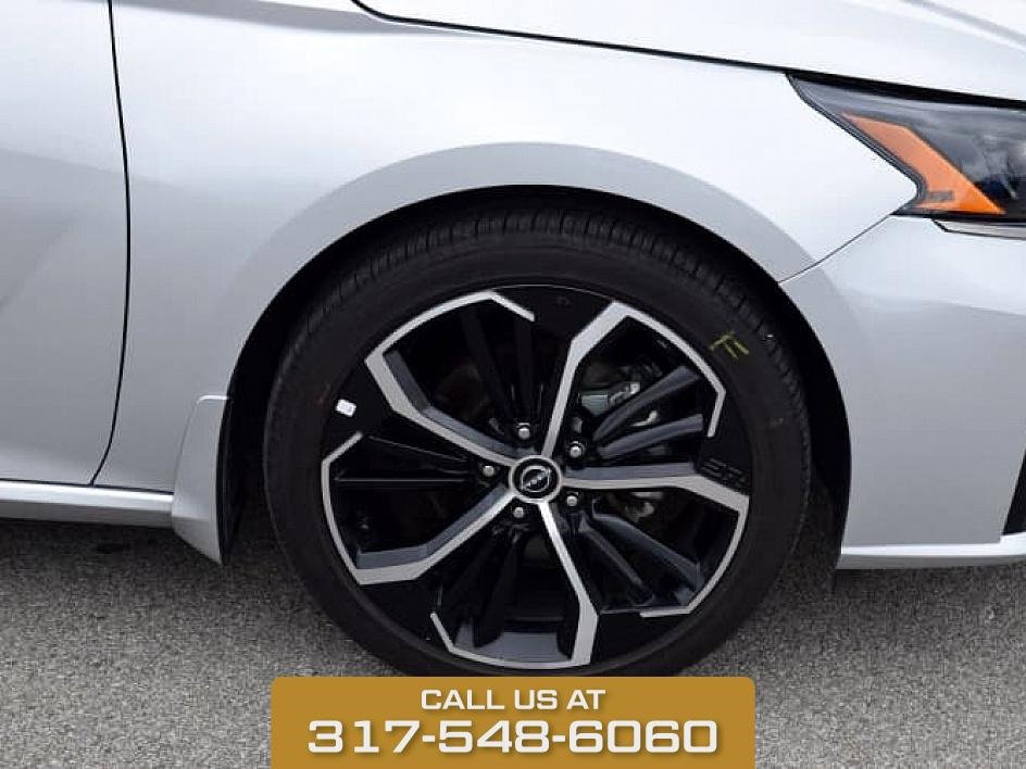 2024 Nissan Altima 2.5 SR photo 9