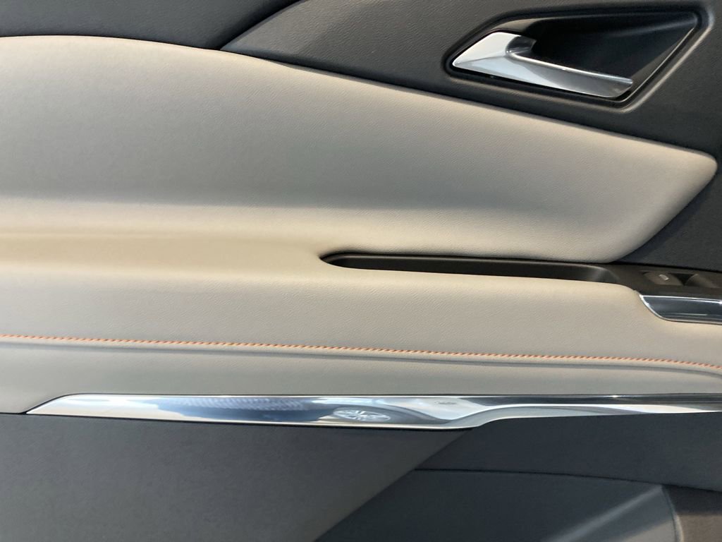 2025 Chevrolet Traverse photo 21