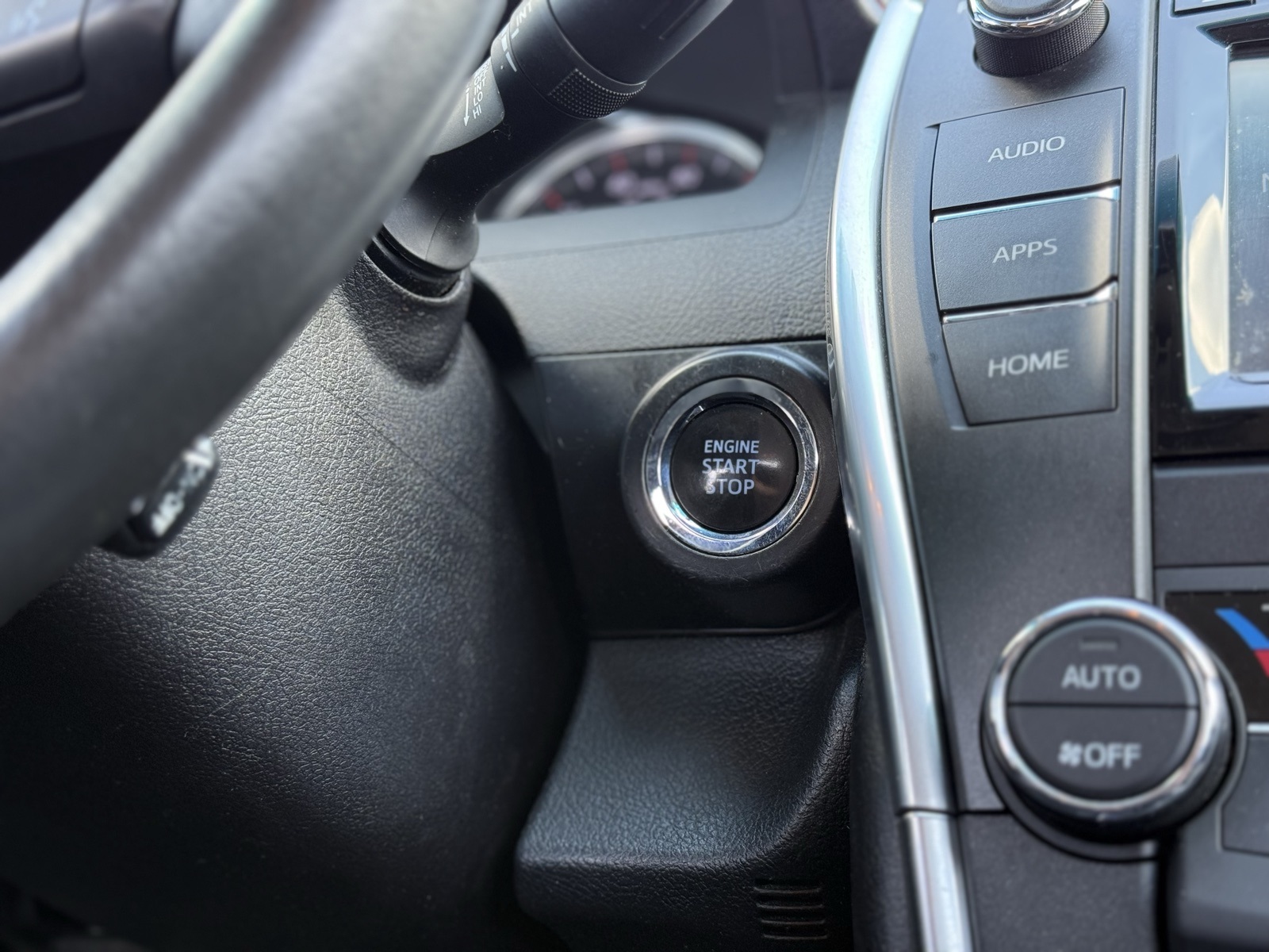 2015 Toyota Camry XSE photo 20