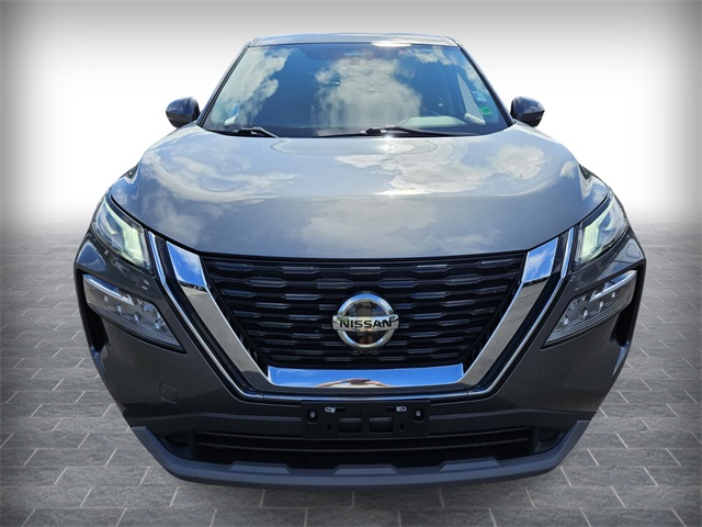 2021 Nissan Rogue SV photo 2