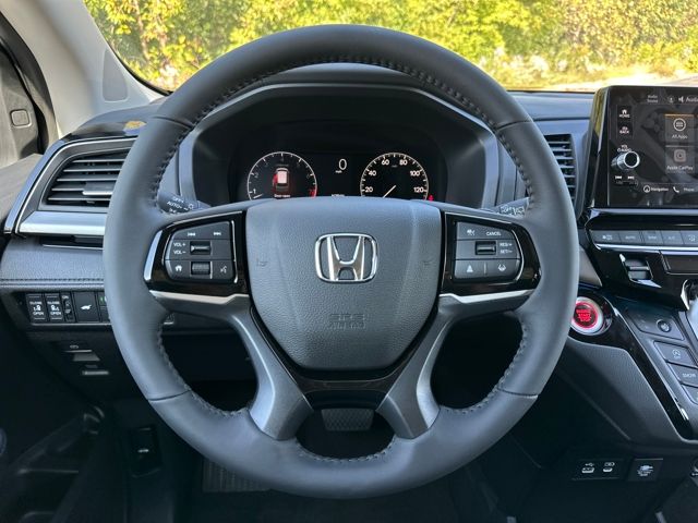 2026 Honda Odyssey Touring photo 19
