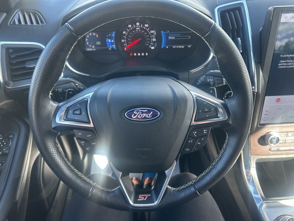 2021 Ford Edge ST photo 15