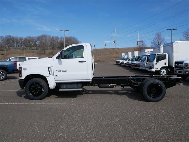2023 Chevrolet Silverado 5500HD Work Truck photo 4
