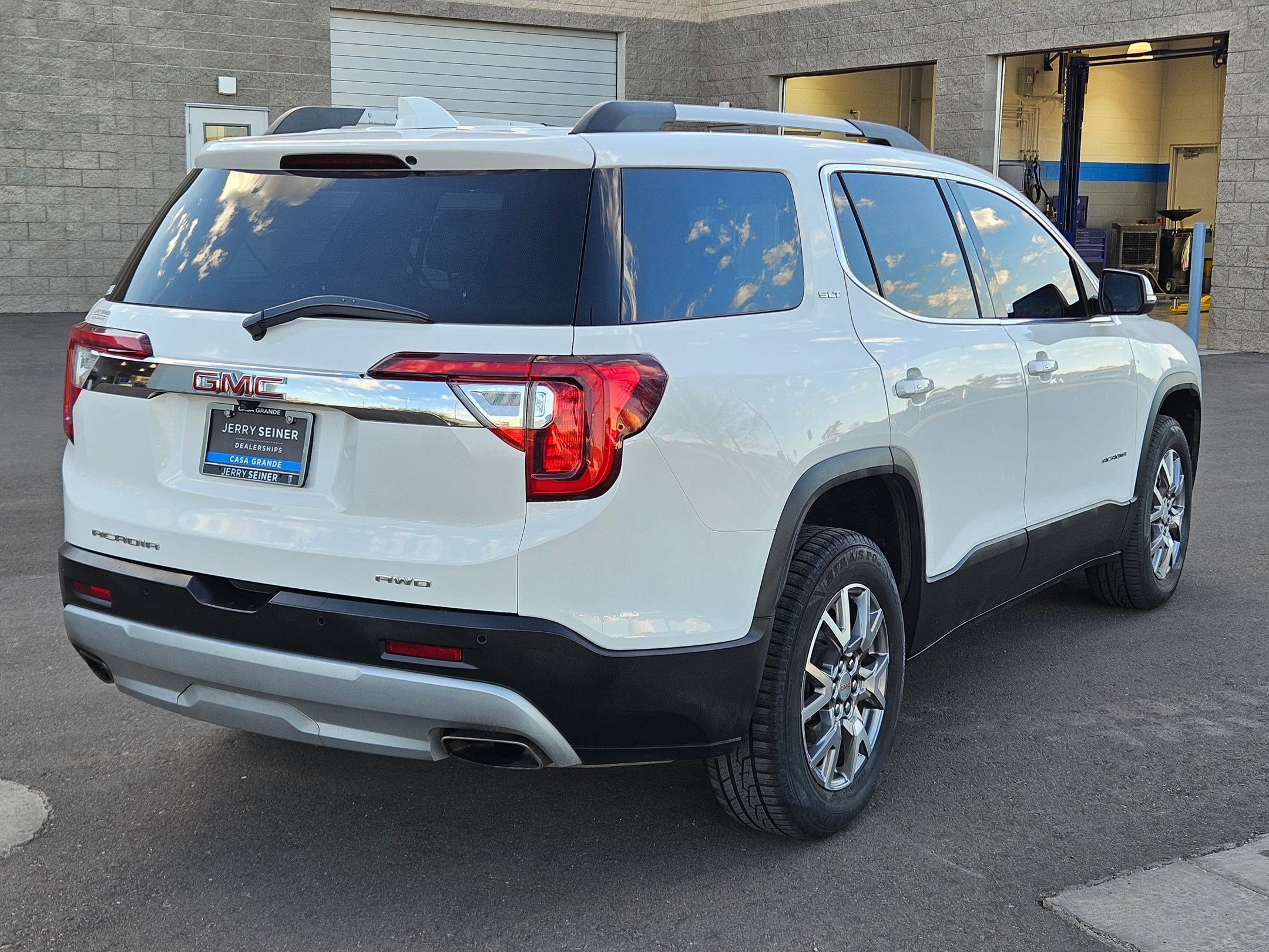 2021 Gmc Acadia SLT photo 2