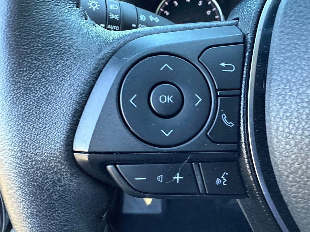 2020 Toyota RAV4 XLE Premium photo 26