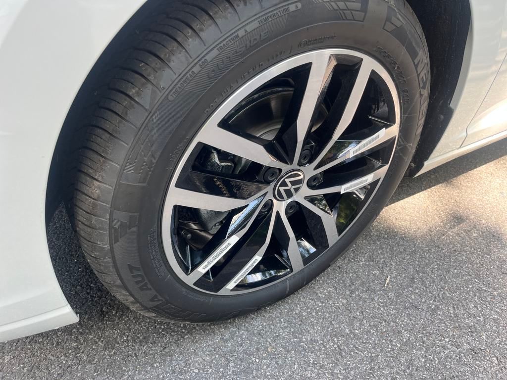 2025 Volkswagen Jetta 1.5T SE photo 2