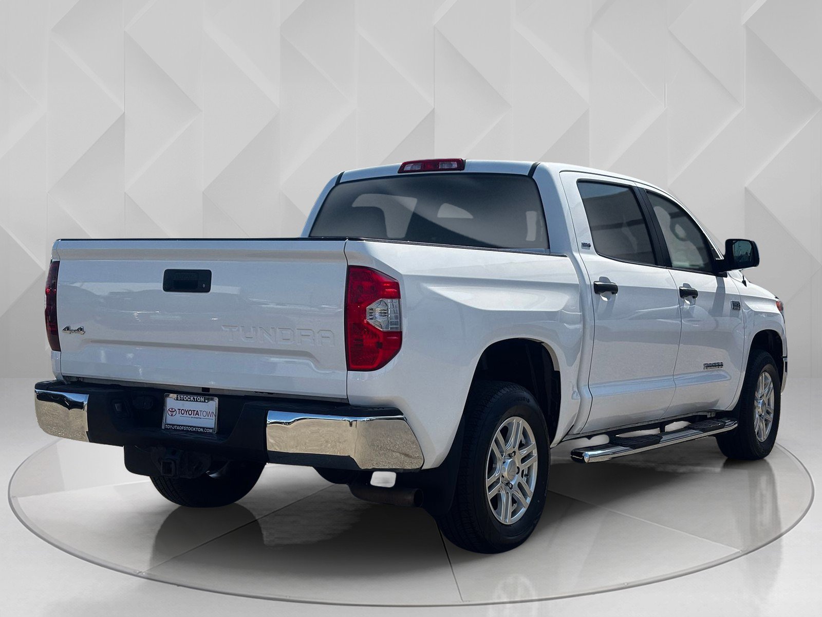 2017 Toyota Tundra SR5 photo 4