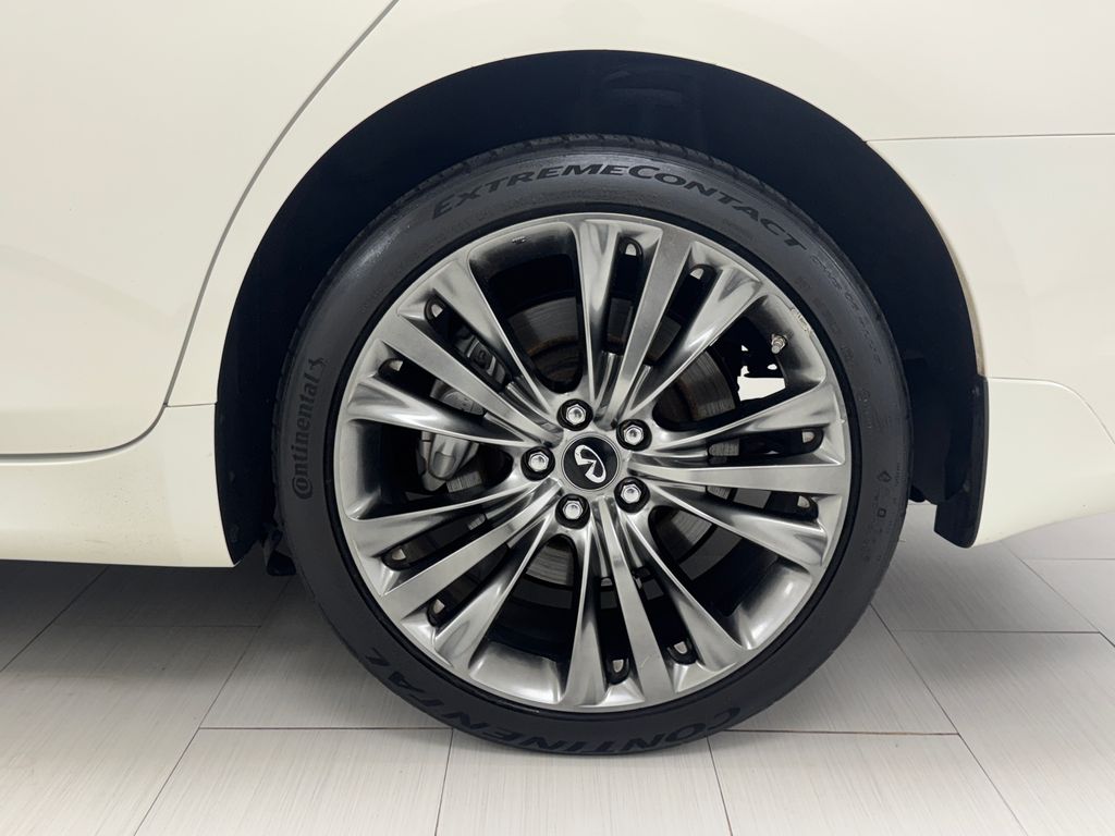 2019 Infiniti Q70 photo 39