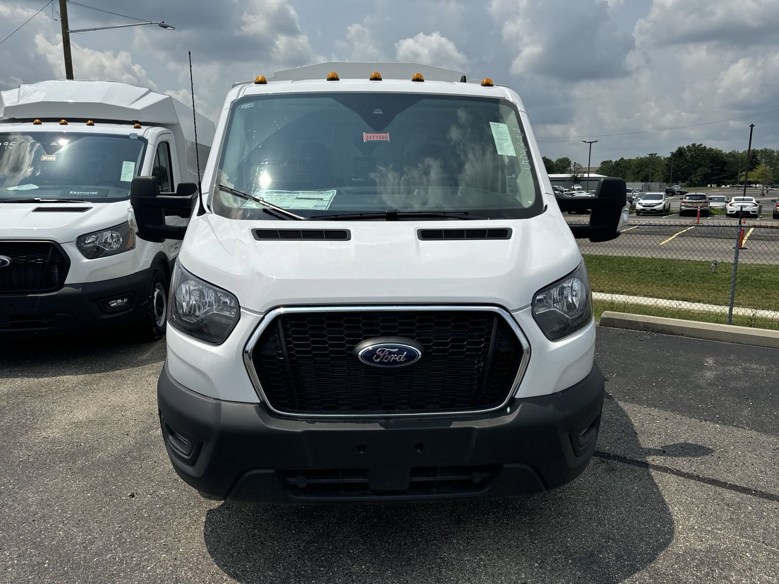2024 Ford Transit Cutaway photo 2