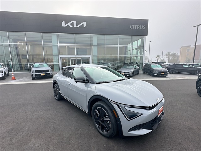 2025 Kia EV6 Light L/R's photo