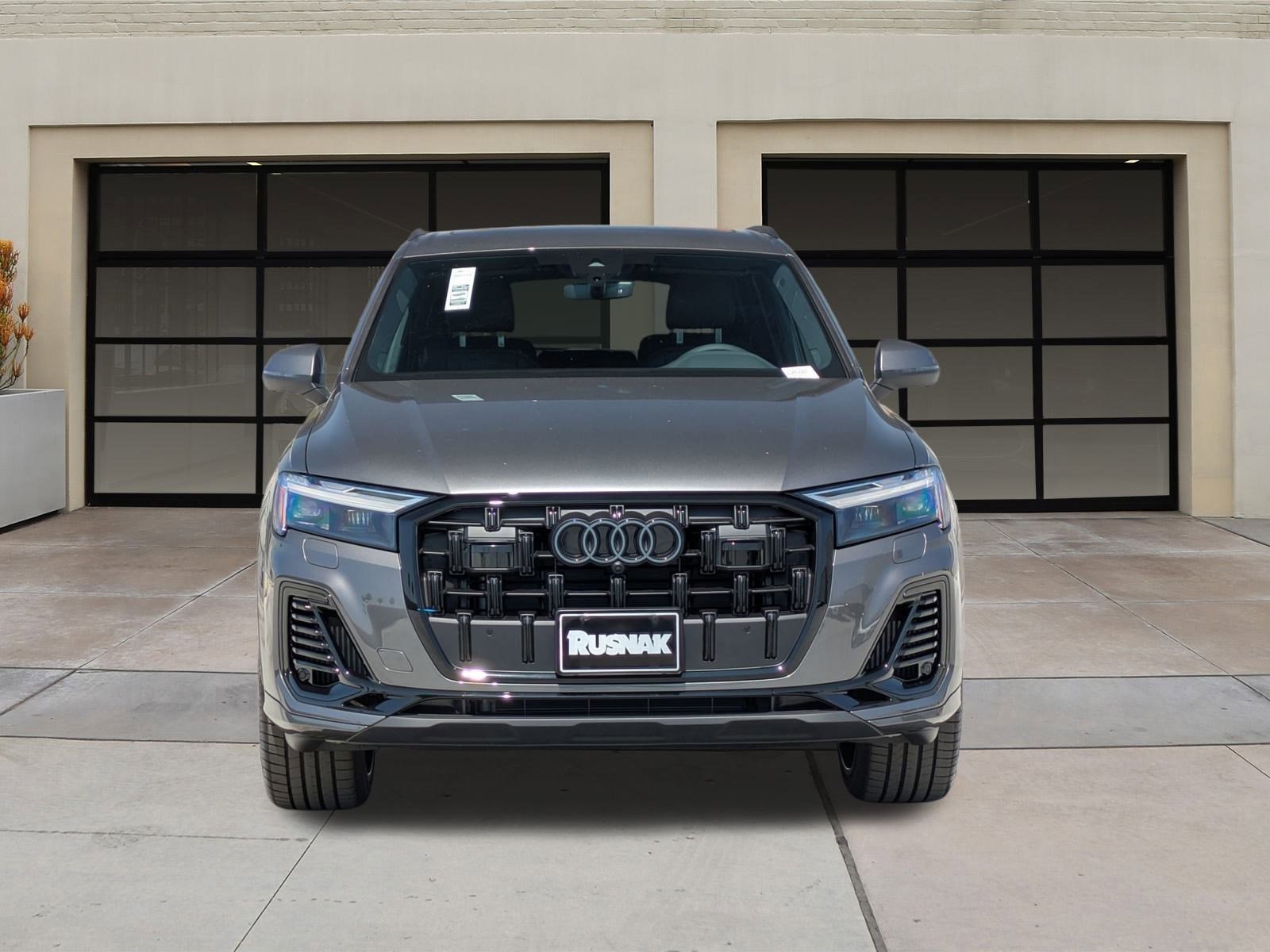 2025 Audi Q7 55 Premium Plus photo 2