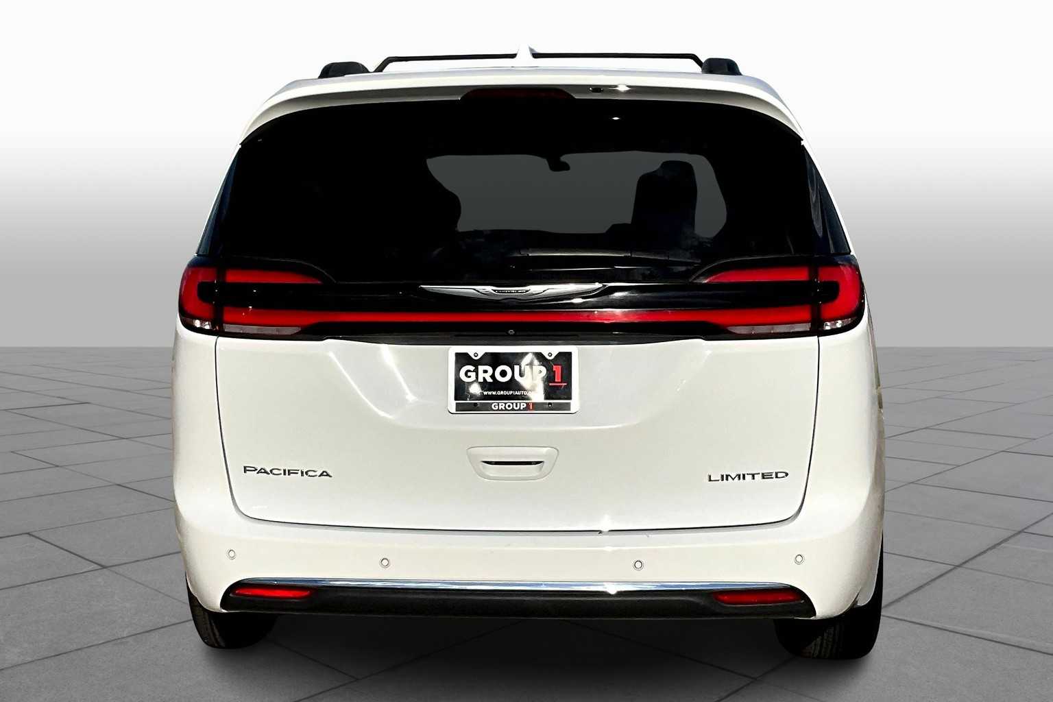 2022 Chrysler Pacifica Limited photo 4