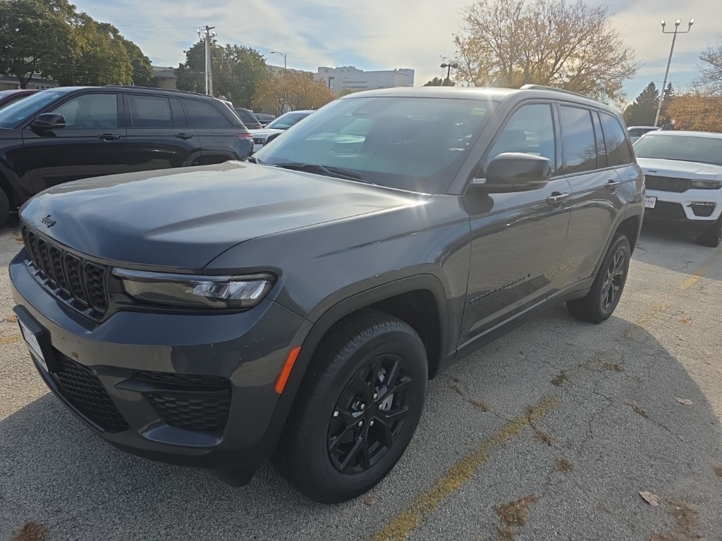 2025 Jeep Grand Cherokee Altitude X photo 3