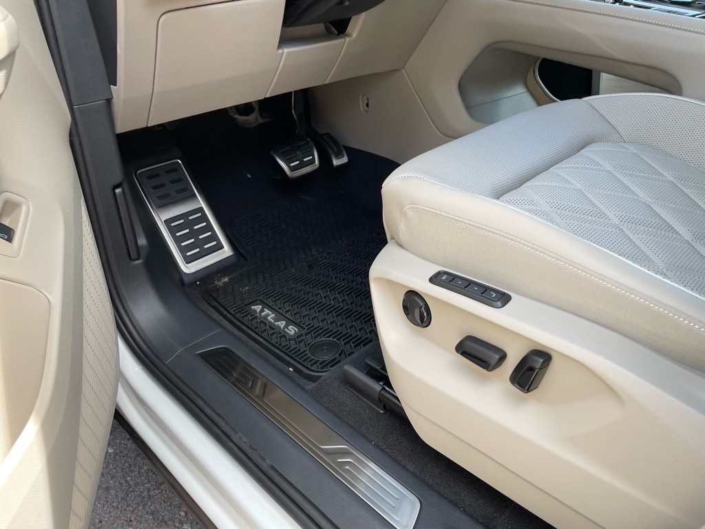 2026 Volkswagen Atlas SEL Premium R-Line photo 15
