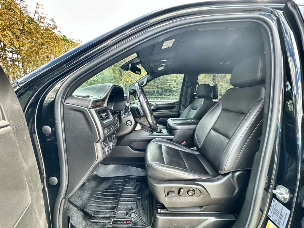 2022 Chevrolet Suburban Z71 photo 19