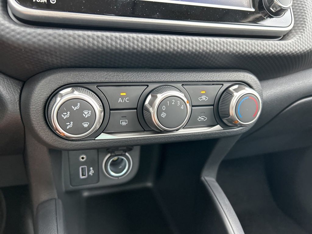 2024 Nissan Kicks S photo 27