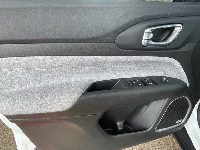 2024 Jeep Compass Latitude Lux photo 26