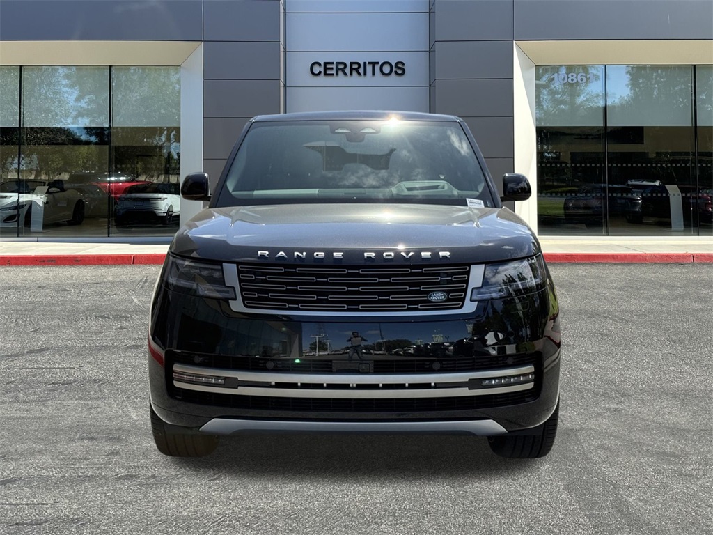 2025 Land Rover Range Rover SE photo 2