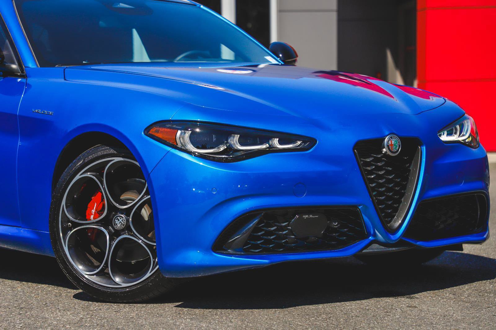 2025 Alfa Romeo Giulia Base photo 2