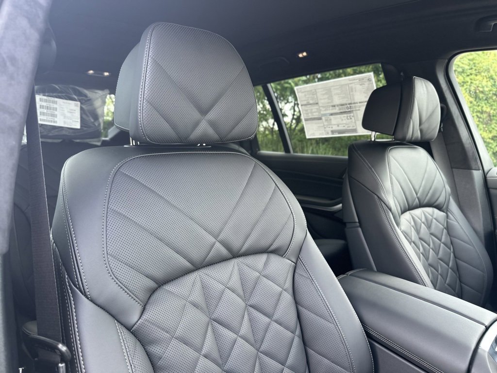 New 2026 Carbon Black Metallic BMW xDrive40i image 30