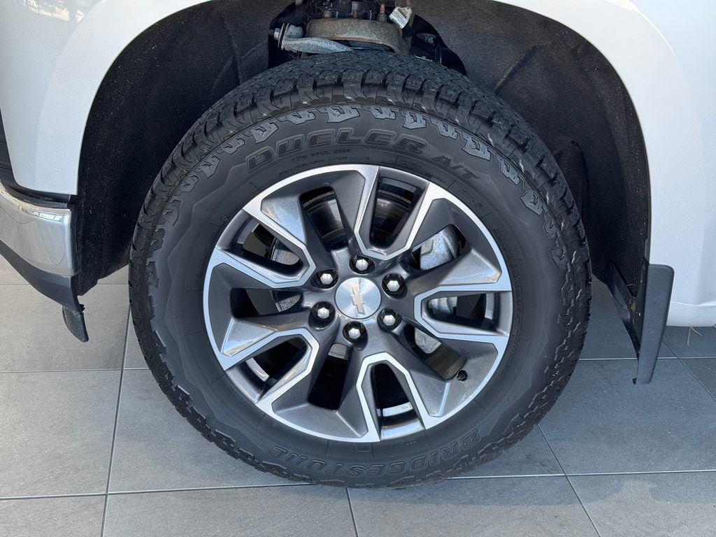 2022 Chevrolet Silverado 1500 LT photo 4