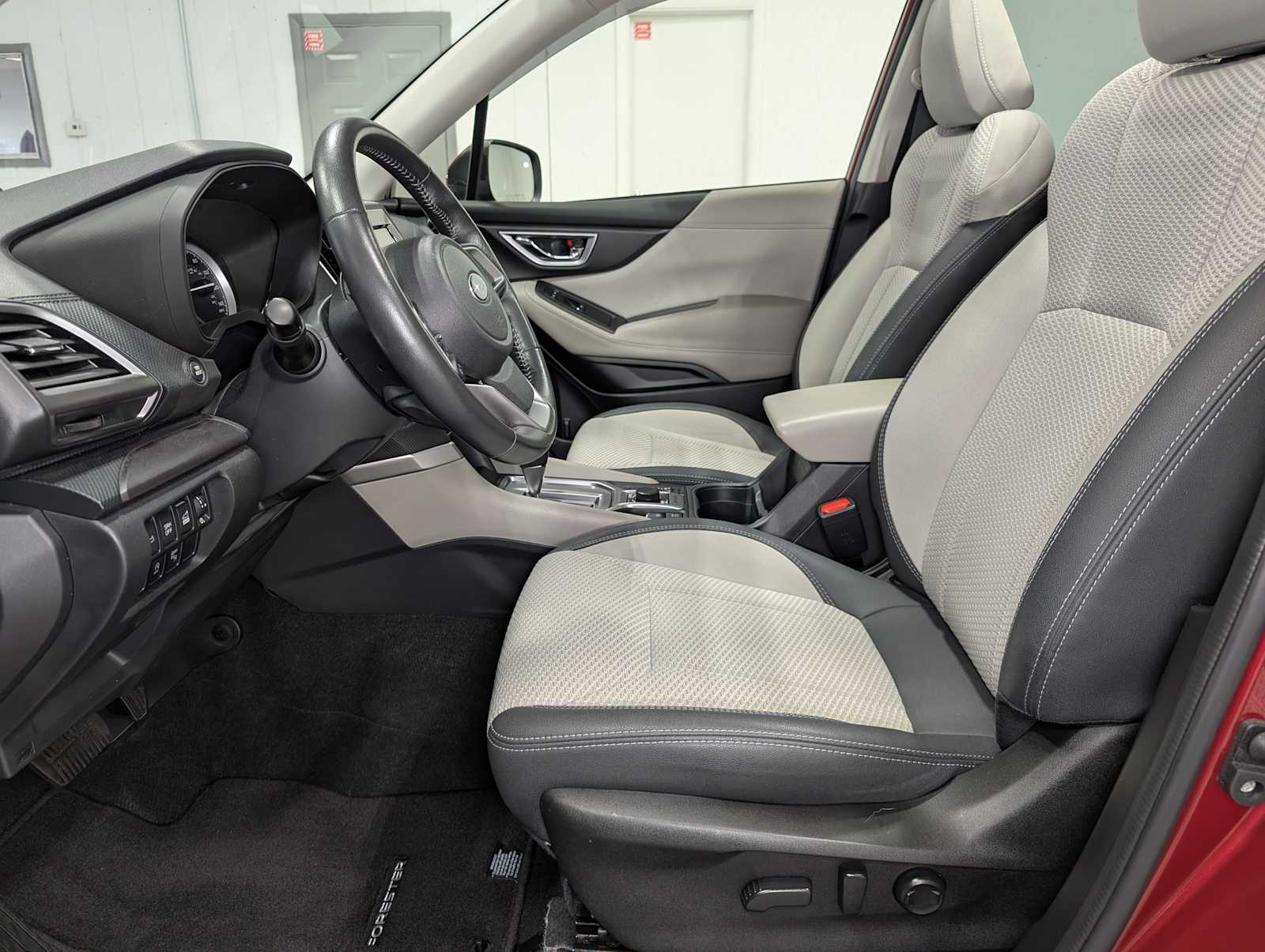 2021 Subaru Forester Premium photo 4