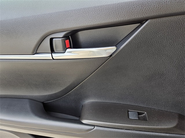 2023 Toyota Camry SE photo 9