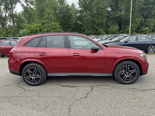 2025 Mercedes Benz GLC 300 4MATIC photo 2