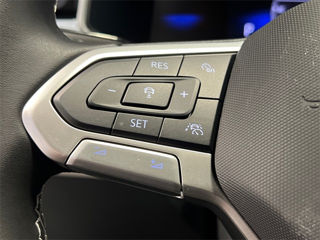 2025 Volkswagen Taos SE photo 12