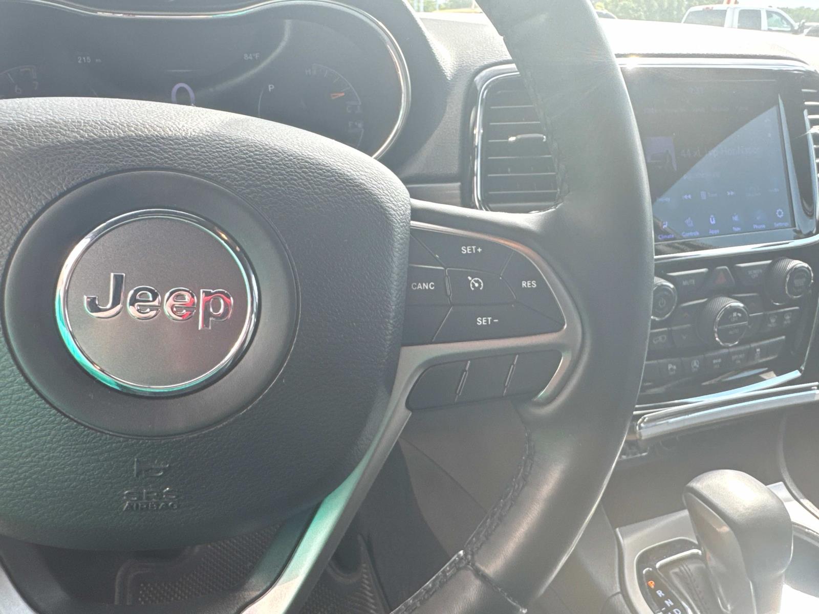 2021 Jeep Grand Cherokee Laredo X photo 22