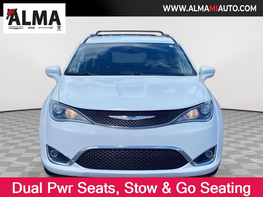 2018 Chrysler Pacifica Touring L photo 3