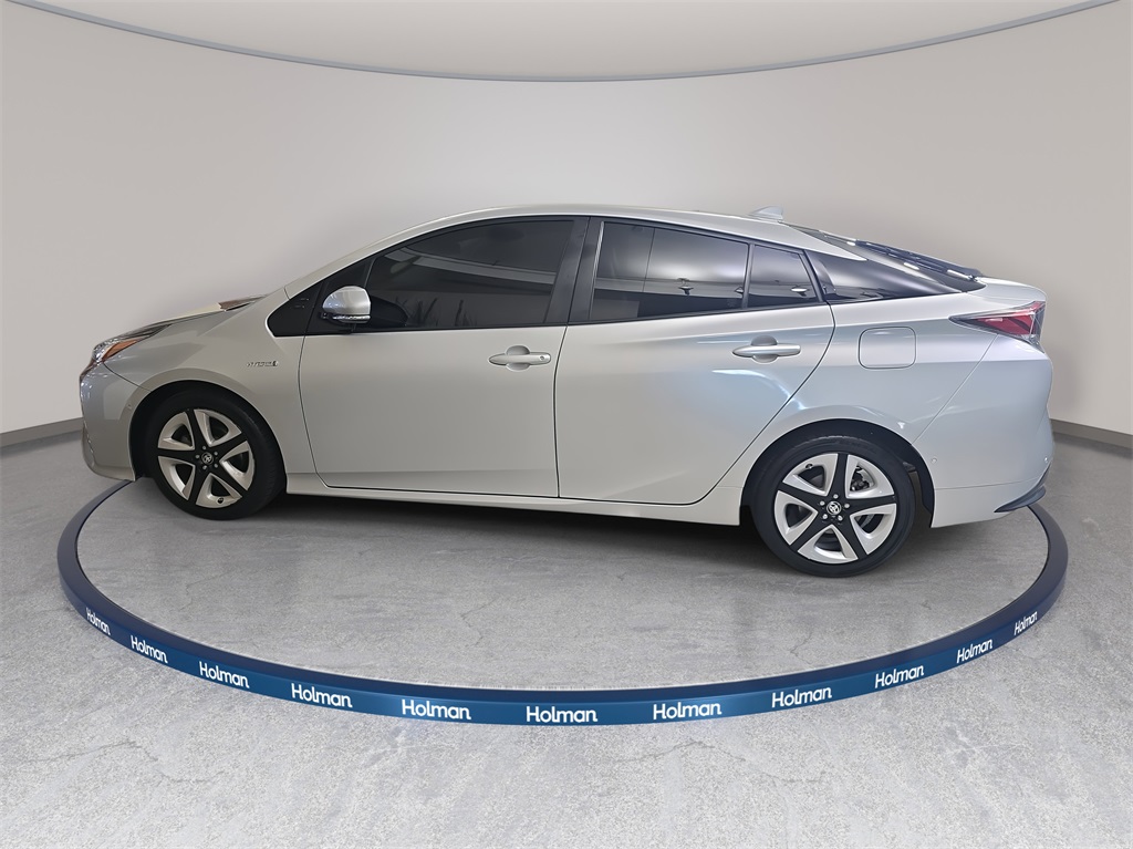 2018 Toyota Prius Three photo 9