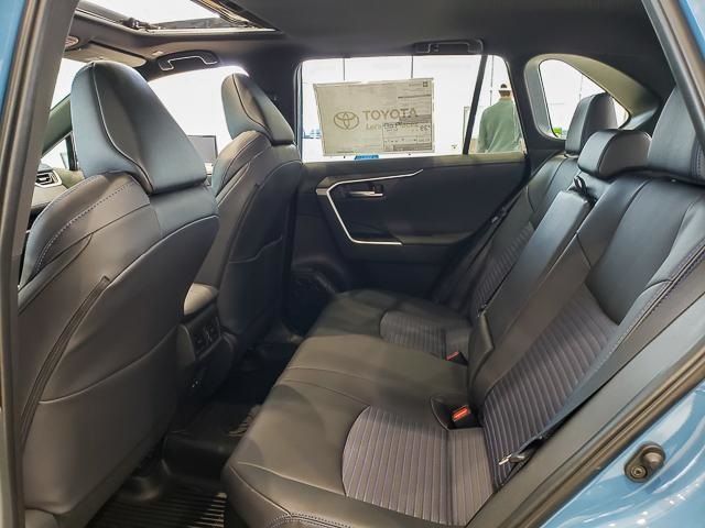 2025 Toyota RAV4 Hybrid XSE photo 16