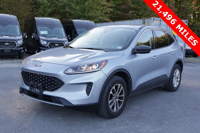 2022 Ford Escape SE photo 3
