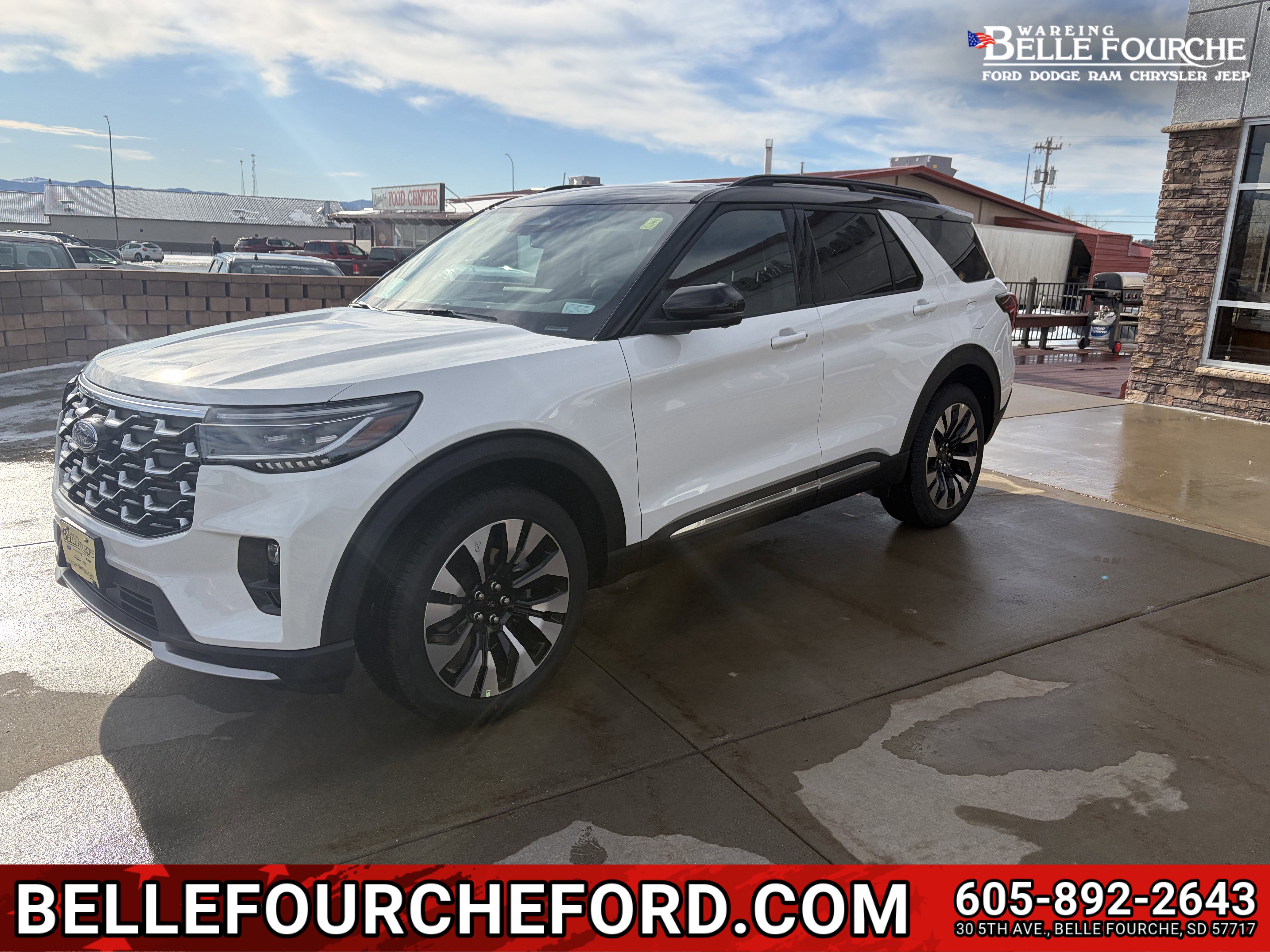 2026 Ford Explorer Platinum's photo