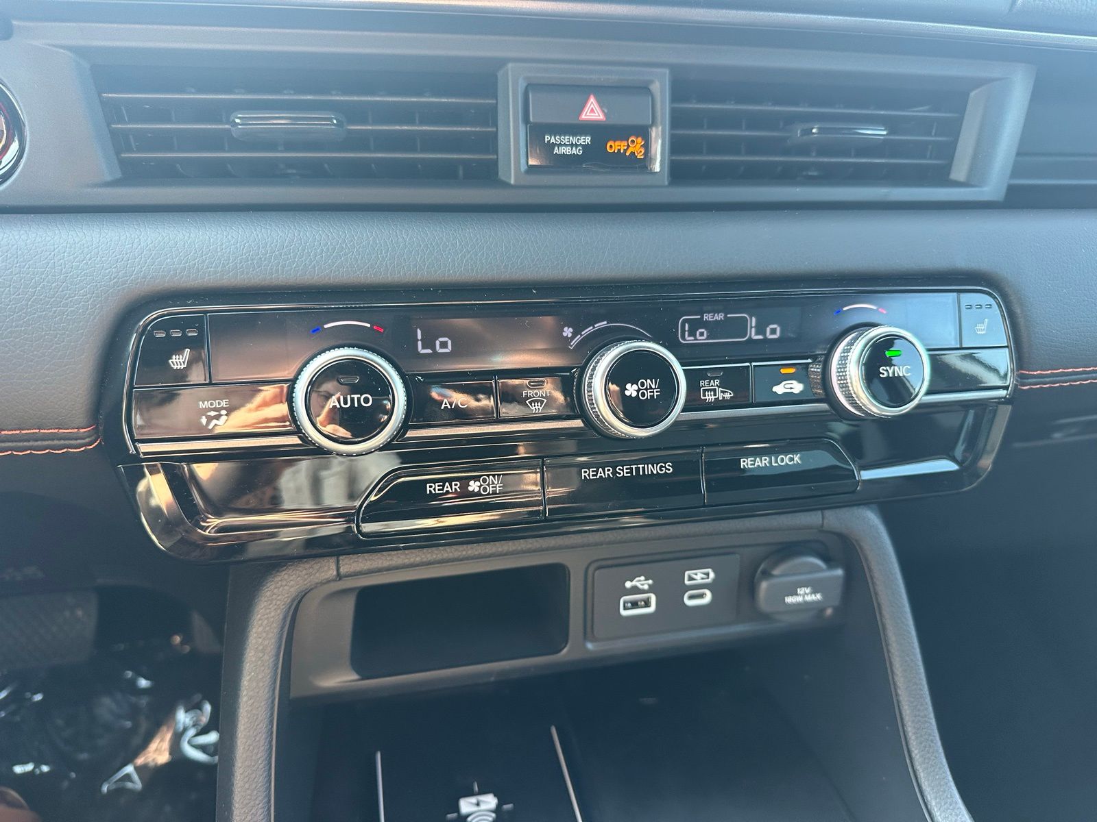 2025 Honda Pilot TrailSport photo 13