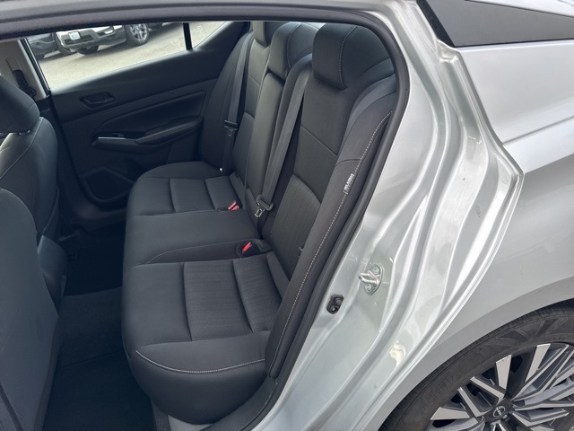 2023 Nissan Altima 2.5 SV photo 14