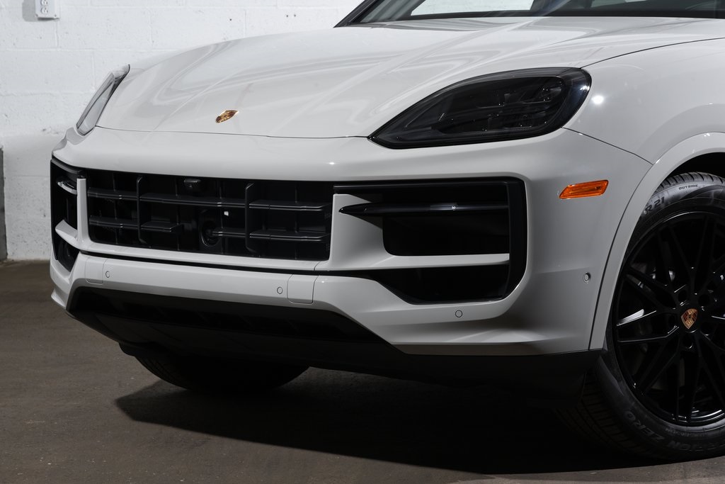 2025 Porsche Cayenne E-Hybrid photo 15
