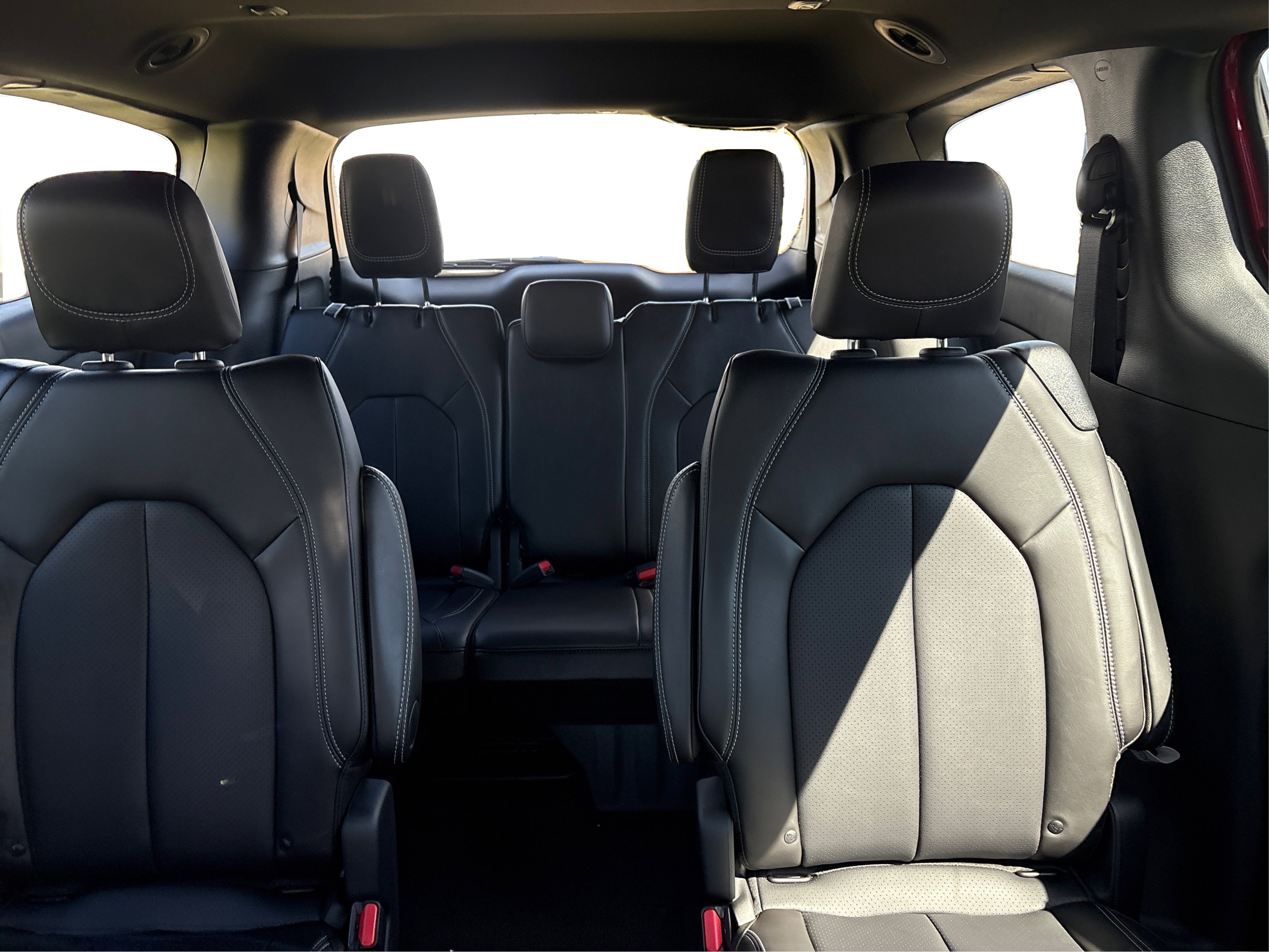 2026 Chrysler Pacifica photo 13