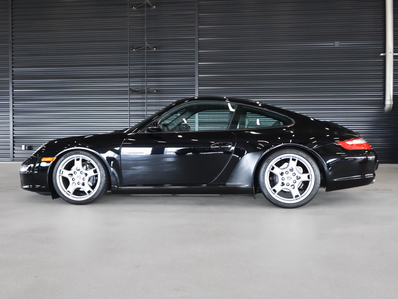 Used 2006 Black Porsche Cpe Carrera w/Tiptronic image 2