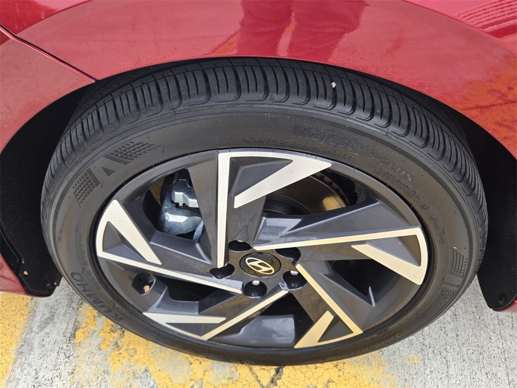 2024 Hyundai Elantra SEL Convenience photo 9