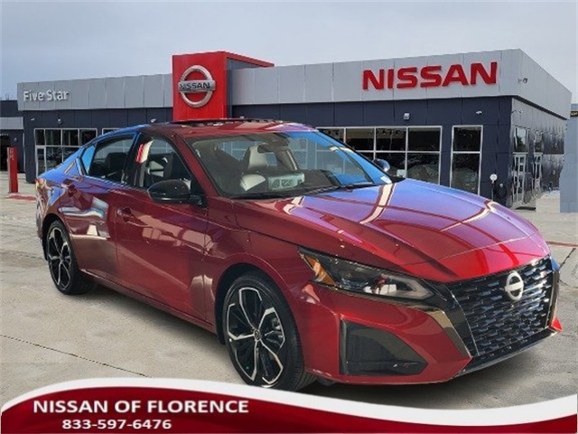 2025 Nissan Altima SR's photo