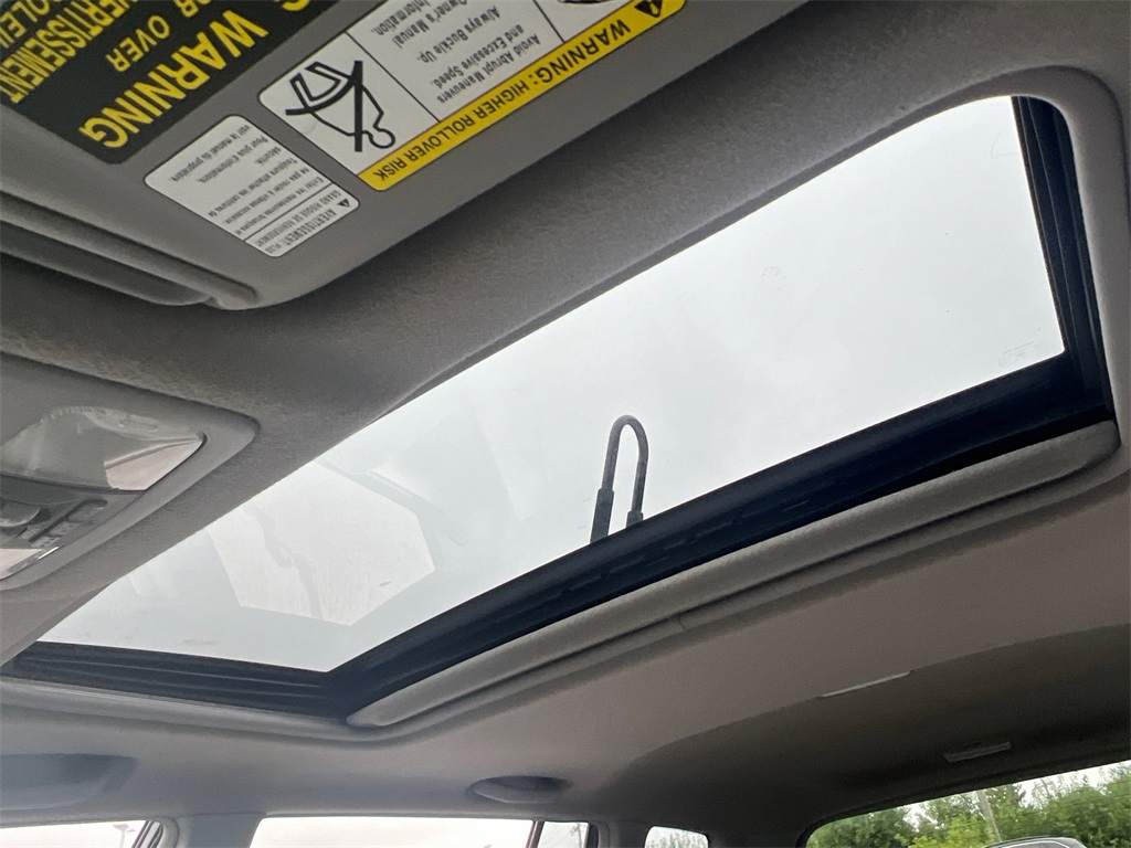 2007 Toyota Highlander Base photo 17