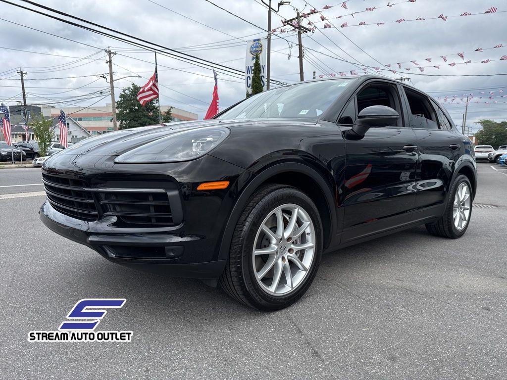 2021 Porsche Cayenne Base photo 3