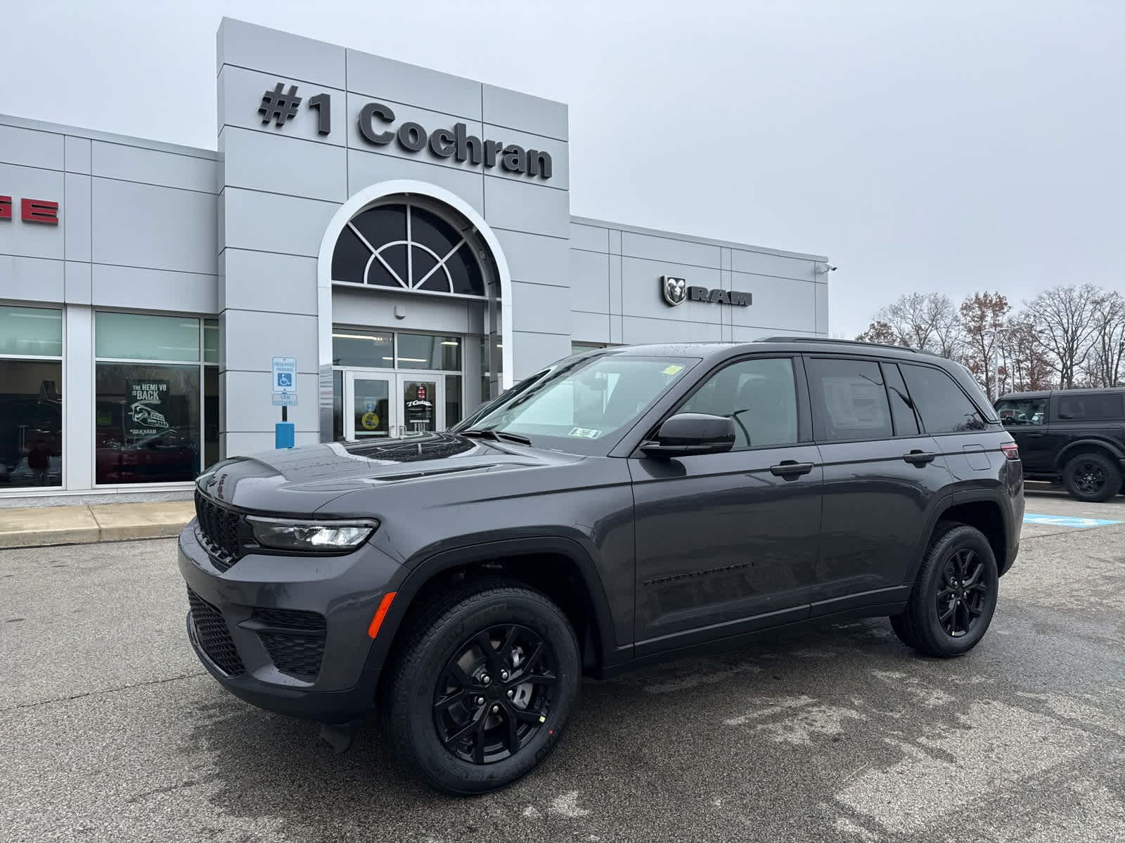 2025 Jeep Grand Cherokee Altitude's photo