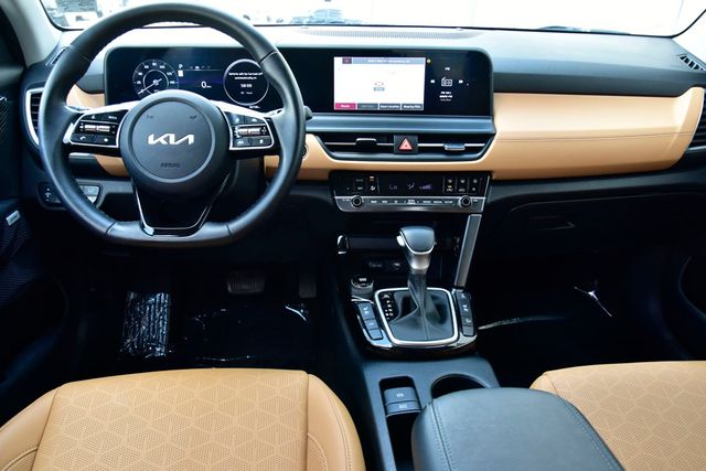 2024 Kia Seltos SX photo 13