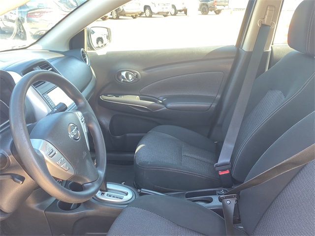 2019 Nissan Versa 1.6 SV photo 19
