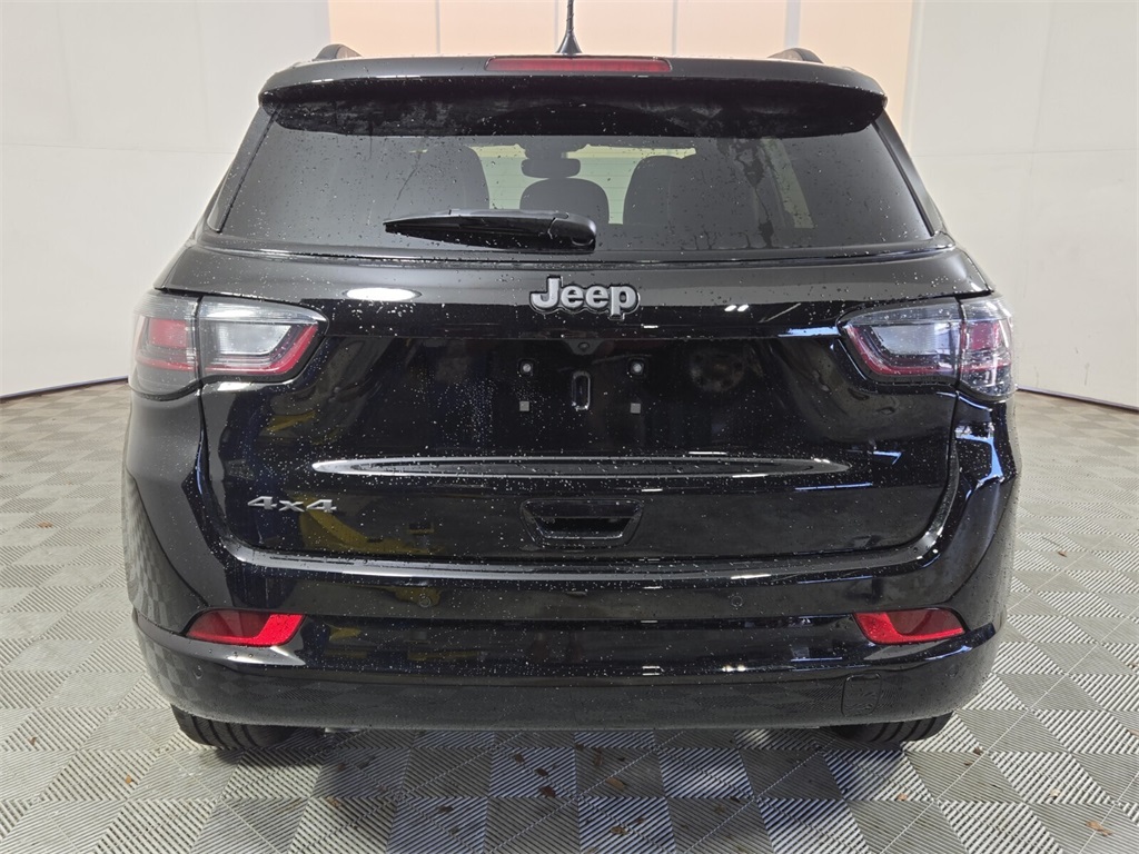 2025 Jeep Compass Limited photo 9
