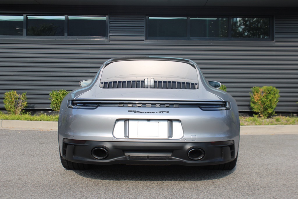 2022 Porsche 911 GTS Coupe photo 6